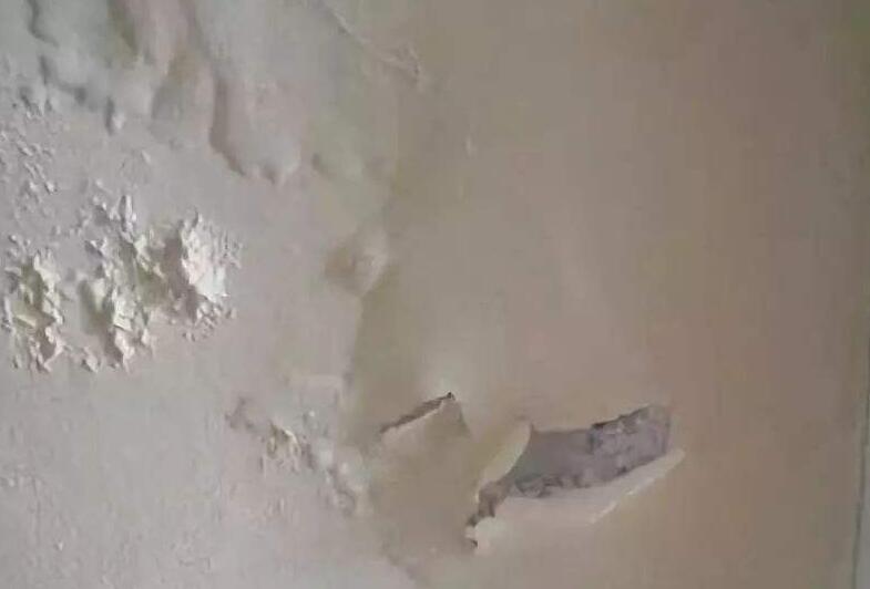 墙面渗水有什么办法修复？屋顶防水施工的时候这些要留意