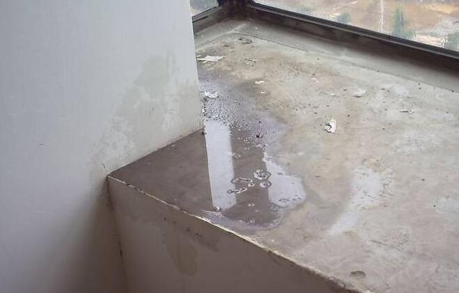 金属屋面檐口渗水应该怎么解决？家用防水涂料这几点一定要注意